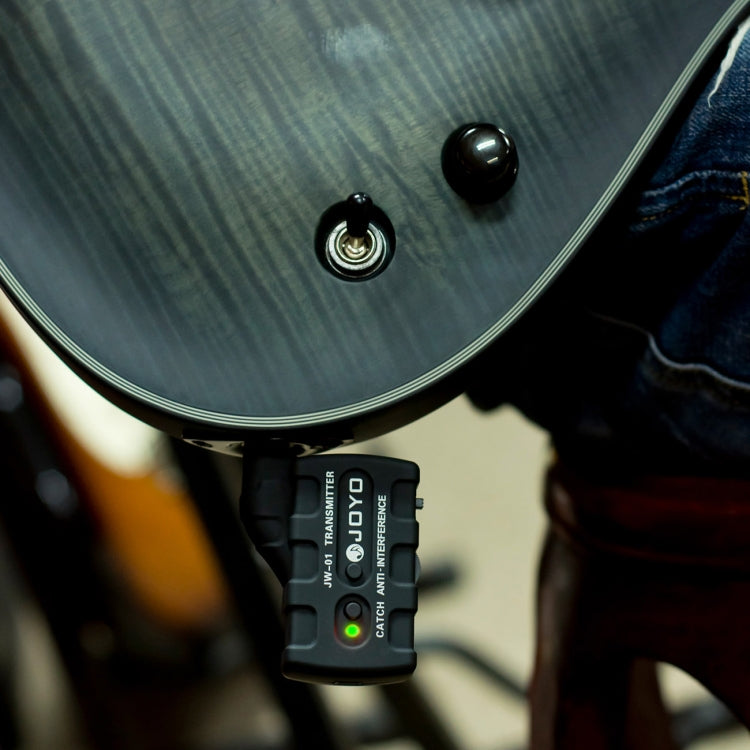 JOYO JW-01 Low Noise Portability Guitar Wireless Audio Transmitter Audio Receiver, Plug:UK Plug(Black)