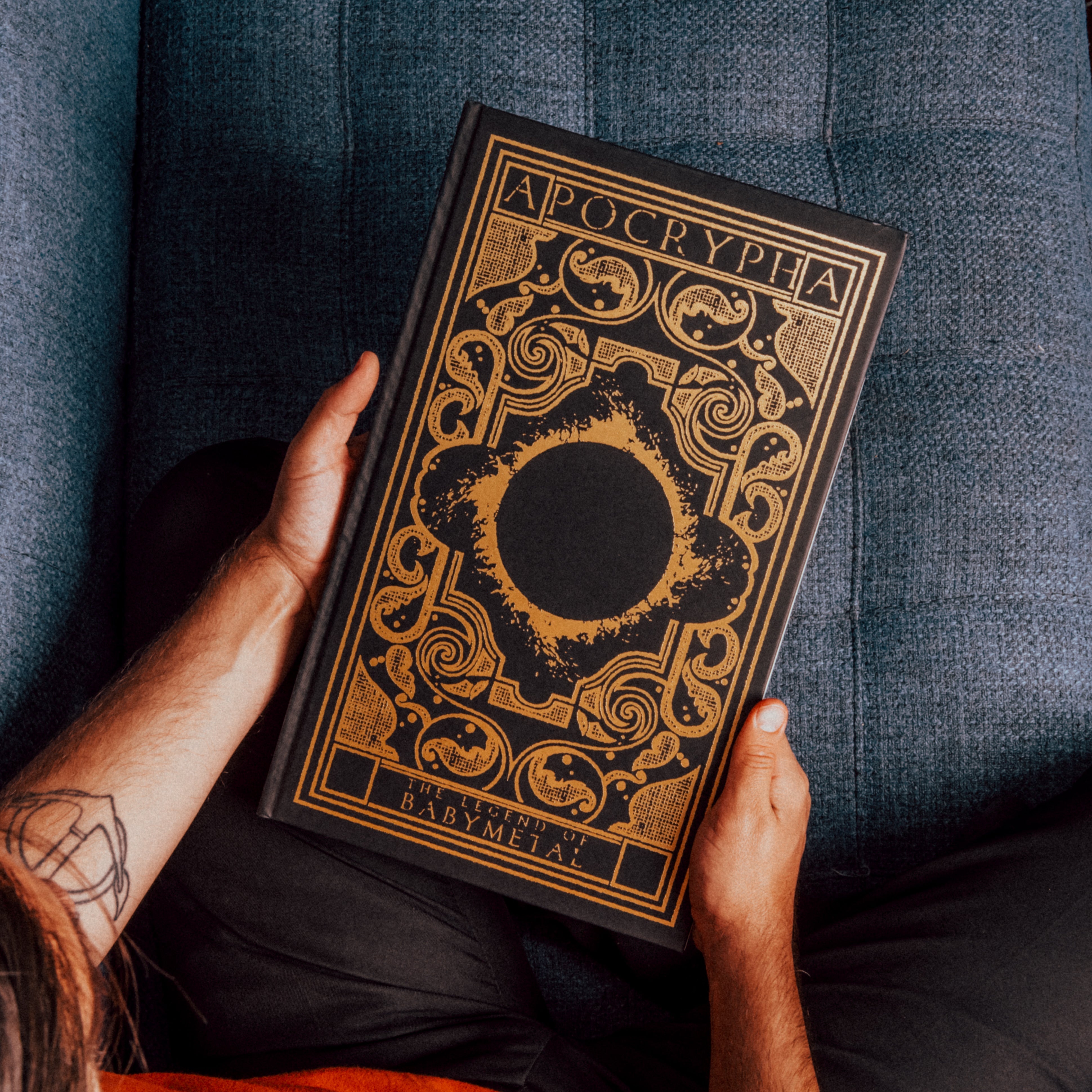 BABYMETAL: Apocrypha: The Legend of BABYMETAL - Deluxe Edition